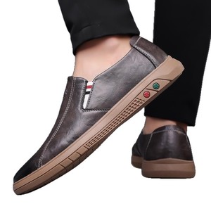 Mocassins à enfiler en cuir véritable à bout rond avec semelle souple en caoutchouc pour hommes – Idéals pour le travail et le quotidien - Product Image 5
