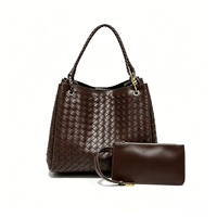 Sac fourre-tout de luxe pour femme en PU tressé à la main avec trois sangles et chaîne, capacité 2-2,9 L, multicolore, tendance