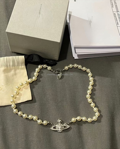 Collar de Perlas de Grado AAAA Extra Grandes Vvivi Enne Wests Woods con Colgante de Saturno, Estilo Romántico de Lujo Discreto y Alta Calidad, Unisex - Product Image 5