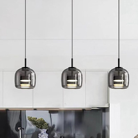 Lustre de lit moderne et créatif en aluminium VH pour chambre à coucher avec abat-jour en verre pour hôtel et cuisine Lumière LED à trois couleurs de petite taille