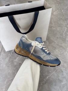 รองเท้าผ้าใบดีไซน์เนอร์สุดหรูแบบสั่งทำพิเศษ รุ่นใหม่ปี 2026 แฟชั่นอินเทรนด์ พื้นสีทอง ตาข่าย ดีไซน์เนอร์ออกแบบเอง สไตล์ลำลอง - Product Image 2