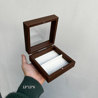 Boîte à bijoux carrée de luxe en bois de noyer George avec logo personnalisé, fermeture à boucle, organisateur de bagues et bracelets, vitrine en verre, petite taille