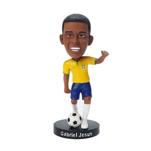 Nouveau Style Foot ball Poupée Figurines Résine Artisanat Football Joueur De Football Bobblehead Personnalisé Bobble Head Pour Souvenir & Collection - Product Image 4