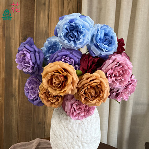 Bouquet de roses artificielles en soie mélangées pour décoration de mariage et célébrations festives - Product Image 1