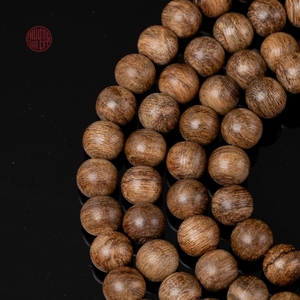 Collier de prière bouddhiste artisanal en bois d'agar naturel, 108 perles de 8 mm, type Mala, en bois d'oud. - Product Image 4