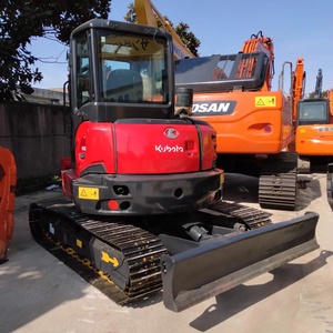 Mini-excavatrice sur chenilles Kubota KX163 de 5,6 tonnes avec rotation zéro et déplacement latéral de la flèche |   Capacité de levage de 1145 kg, réservoir de 68 L - Product Image 2