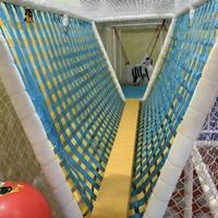 Parc d'attractions intérieur, labyrinthe pour enfants, trampoline souple, équipement d'obstacles, pièces en bois et en fer souple, usage commercial