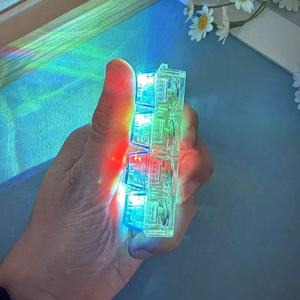 <span class=keywords><strong>Porte</strong></span>-clés LED <span class=keywords><strong>lumineux</strong></span> et transparent <span class=keywords><strong>personnalisé</strong></span> en forme de clavier mécanique de décompression, jouet <span class=keywords><strong>lumineux</strong></span> pour sac à dos - Product Image 6