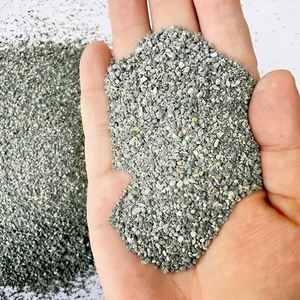 Arena para Gatos de Bentonita de Arcilla Mineral Natural, Baja en Polvo, Desodorizante, con Logotipo Personalizado OEM, Venta al por Mayor - Product Image 3