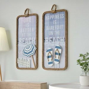 Décoration murale 3D rectangulaire style méditerranéen avec chaise de plage et tongs, objet décoratif à suspendre pour la maison - Product Image 1