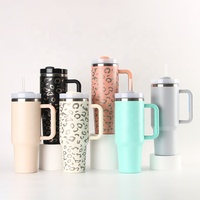 Mug Perjalanan Camping Personalisasi Grosir, Stainless Steel 40oz, Vakum Terisolasi, Tumbler Glitter Ramah Lingkungan, Pegangan Tangan, Tahan Panas