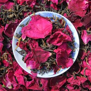 Thé de beauté combinant des roses avec du thé noir ancien du Yunnan pour stimuler le métabolisme, lutter contre l'oxydation et nourrir la peau - Product Image 1