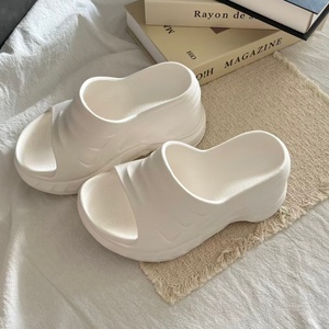 Sandales de plage pour femmes, été, blanches, à semelle épaisse en EVA, antidérapantes, à enfiler, polyvalentes, à bout ouvert - Product Image 3