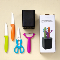 Multifunctionele keukenaccessoireset inclusief schaar, fruitmes, mes, garde, flesopener voor huishoudelijk gebruik en koken thuis.