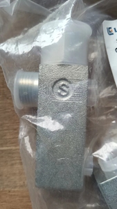ขั้วต่อ Liugong 33C0169 ที่ใช้ร่วมกันได้สำหรับรถขุดตักล้อยาง อะไหล่เครื่องจักรก่อสร้างจากโรงงานโดยตรง - Product Image 5