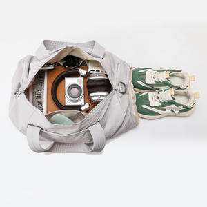 Bolsa de Almacenamiento de Nailon Multifuncional de Gran Capacidad para Viajes, Actividades al Aire Libre, Resistente al Agua, Moderna, Bolsa de Mano para Equipaje - Product Image 2