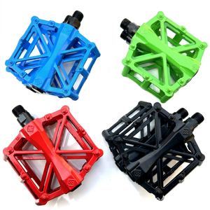 Pedales Tipo X de Aluminio con Eje de Acero para Bicicletas de Montaña con Rodamientos de Bolas, Diseño Duradero, Opciones Multicolor - Product Image 1