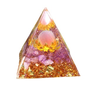 คริสตัลอีพ็อกซี่พีระมิด QK สีชมพู ตาแมว อเมทิสต์ กลิตเตอร์ ของตกแต่งแขวน ของขวัญคริสต์มาส ของตกแต่งตั้งโต๊ะ - Product Image 5