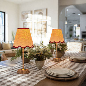 Lampe de table en rotin simple nordique 2700K alimentée par batterie chez l'habitant lumière décorative salon lampe de table qualitative naturelle - Product Image 1