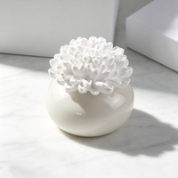 Diffuseur de parfum d'ambiance FinRu en céramique et porcelaine, avec pierres aromatiques et bâtonnets parfumés aux huiles essentielles pour la maison
