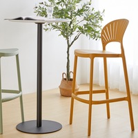Tabouret de Bar Scandinave Extérieur en Plastique Tabouret Haut Simple Moderne Maison Chaise Haute de Bar Empilable Tabouret de Bar en Plastique