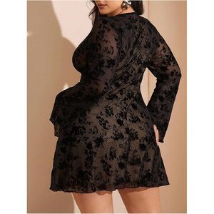 Women's Plus Size Vintage Floral Mesh Mini <b>Dress</b> V Neck <b>Bell</b> Sleeve Fit And Flare Sheer Layer Going Out <b>Dress</b> - Product Image 2