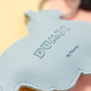 Lindo estilo Anime seguro PU cuero llavero luz en relieve colgante decoración logotipo impreso personalizado serigrafía al por mayor - Product Image 2