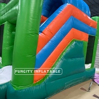Combo toboggan gonflable commercial Funcity Design sur le thème du football en PVC, château gonflable certifié CE, écologique, garantie 2 ans