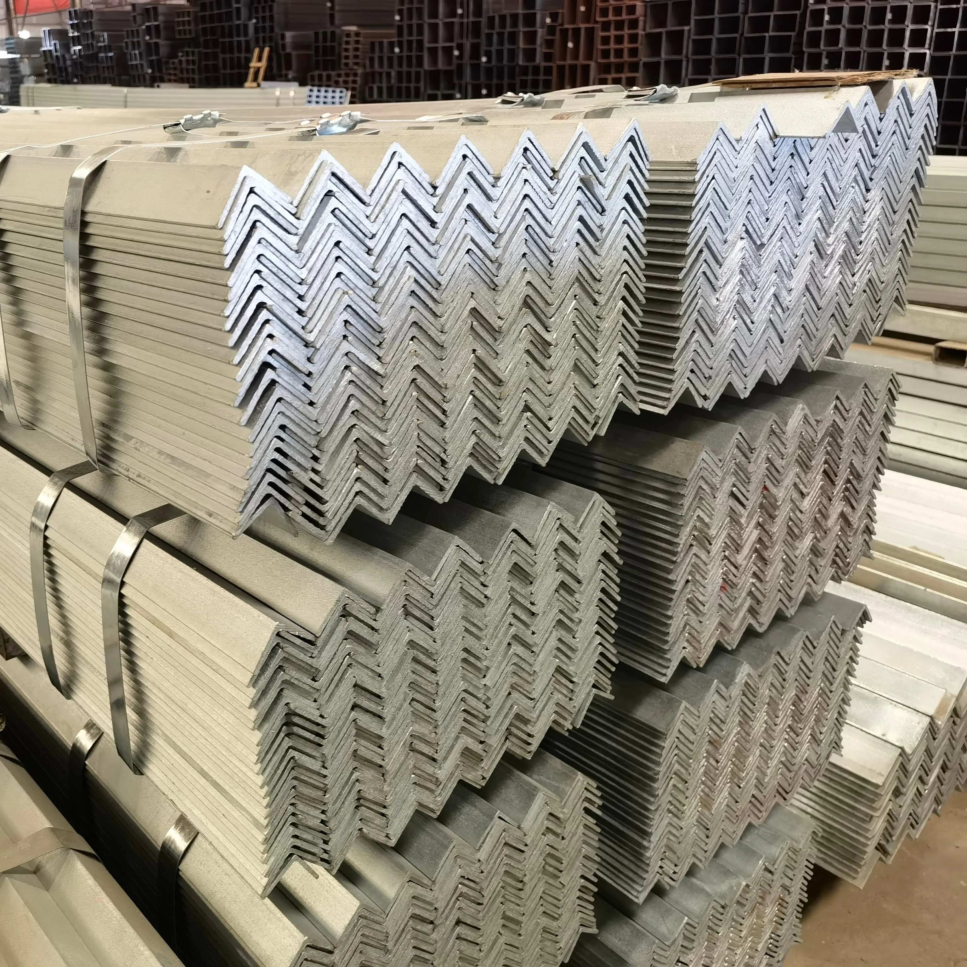 Hot Sale 90 Degree Right Galvanized Slotted Steel Angle Iron 150X150 Hdg Steel Angle