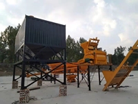 HZS25 Hongxing Hazır Beton Üretim Hattı 25m3/saat, İsteğe Bağlı Kepçeli Besleme Sistemli, 2 Bölmeli veya 3 Bölmeli Hazneler