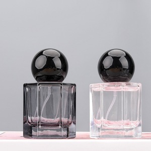 ขวดน้ำหอมแบบพกพาขนาด 30 มล. แบบเติมได้ ขวดแก้วแบบฉีดพ่น ฝาเกลียว ดีไซน์หรูหรา - Product Image 1