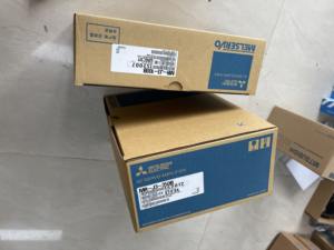 Servoamplificador de CA Mitsubishi MR-J3-100B MR-J3-350B - Product Image 1