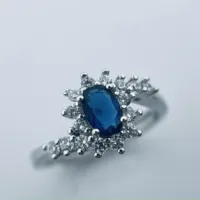 Sgarit Cincin Perhiasan Kustom 18K Emas Bulat Swiss Biru Topaz Batu Permata Alami Cincin Batu Besar Wanita
