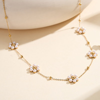 Collier pendentif en forme de fleur minimaliste en acier inoxydable plaqué or 18 carats avec perle de coquillage pour femmes, bijoux personnalisés OEM