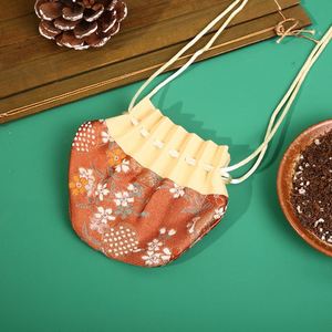 Bolsita de Yute Brocado Personalizada con Cordón, para Regalo, con Logotipo Personalizado, 10*18cm, Ideal para el Festival del Bote del Dragón o como Colgante para Coche de Estilo Antiguo - Product Image 2