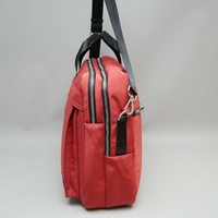 Vente chaude d'usine Design de mode Durable Polyester Multi compartiments Porte-documents brique rouge Unisexe Cross body Bag