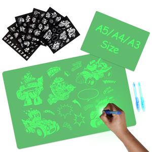 ホット販売新しい子供の教育玩具3D魔法の描画パッドグラフィック描画子供のための発光スケッチボード - Product Image 1