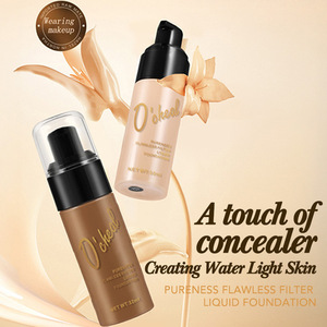 Fond de teint liquide hydratant à couvrance modulable longue durée, fini éclatant, pour un teint uniforme et une texture naturelle - Product Image 1
