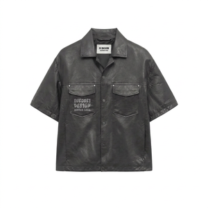 เสื้อแจ็คเก็ตหนัง PU แขนสั้นทรงเข้ารูป พิมพ์ลายกราฟิก โลโก้ OEM/ODM ตามสั่ง ปี 2026 สำหรับผู้ชายไซส์ใหญ่ - Product Image 1