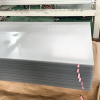 Panneau en polycarbonate solide transparent résistant aux UV à fort impact, avec services de découpe et de moulage sur mesure pour épaisseur et dimensions personnalisées
