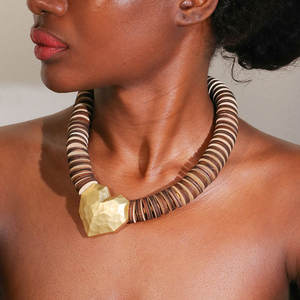 مجوهرات عصرية من Kaimei قلادة جديدة مصنوعة يدويًا من الخرز والخشب الطبيعي مع سلسلة ترقوة بسيطة على شكل قلب قلادات - Product Image 3