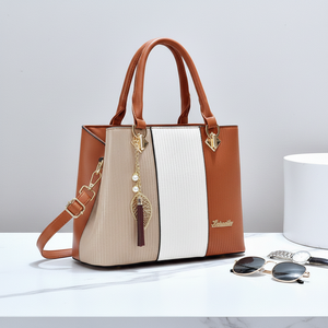 Sac à main pour <span class=keywords><strong>femme</strong></span>, fermeture à glissière, monogramme en relief, <span class=keywords><strong>cuir</strong></span> PU de qualité supérieure, polyester imperméable, large <span class=keywords><strong>bandoulière</strong></span>, 3L - Product Image 1