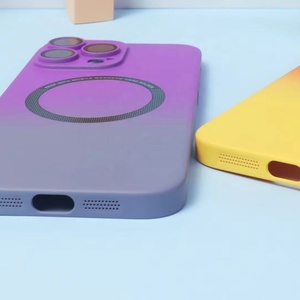 เคสโทรศัพท์ iPhone 14 Pro Max แบบไล่เฉดสี พร้อมฟิล์มเลนส์แม่เหล็กติดกันได้  สำหรับ iPhone 13, 12, 11 - Product Image 3