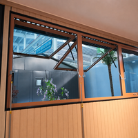 Conteneur mobile pour café avec façade en bois grainé, aménagement personnalisable pour événements extérieurs, foires de rue et parcs