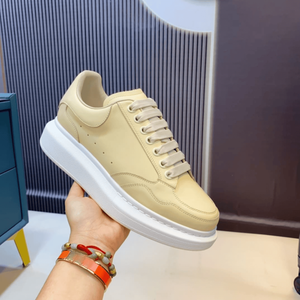 Baskets basses unisexes en daim à plateforme épaisse et lacets Mc. Chaussures décontractées pour le style urbain et les trajets quotidiens – Le choix de la reine de la ville - Product Image 5