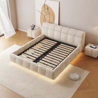 Lit de luxe Wabi-sabi avec suspension lumineuse, double rembourrage en tissu, bois massif