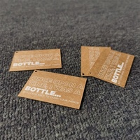 Label Gantungan Pakaian Kertas Kraft Cetak Sablon Khusus untuk Penggunaan Tekstil Rumah Tangga Bersertifikat Asal Cina Desain Logo/Grafis
