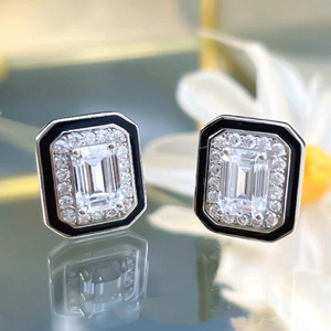 Orecchini a Perno Quadrati Chic ed Eleganti, Design Geometrico Minimalista, Gioielli da Donna alla Moda per Uso Quotidiano, Idea Regalo - Product Image 1