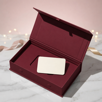 Boîte cadeau personnalisée rigide pour cartes de crédit VIP, avec couvercle magnétique, emballage cadeau recyclable en papier, logo en feuille d'or