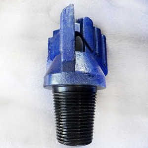 Produciamo Professionalmente Punte da Trapano Raschiatrici a Tre Ali di Alta Qualità con Filettatura ad Angolo Retto da 98 mm² e 3/8 di Pollice - Product Image 4